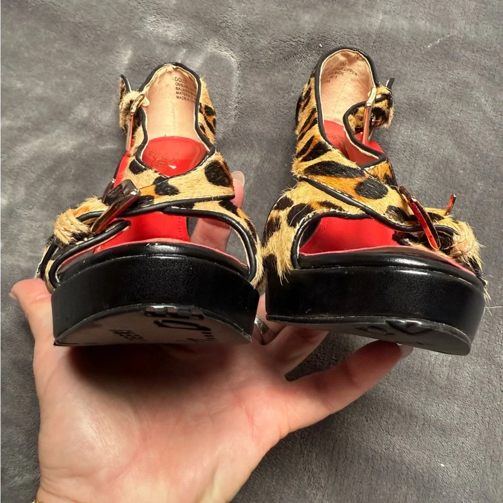 Oh Deer Dolce Leopard Print Platform Heel Sandals Size 7.5